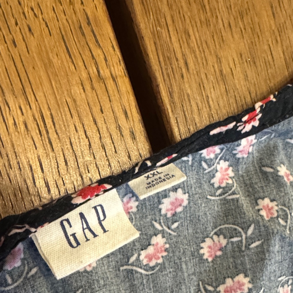 GAP - Picture 3 of 5